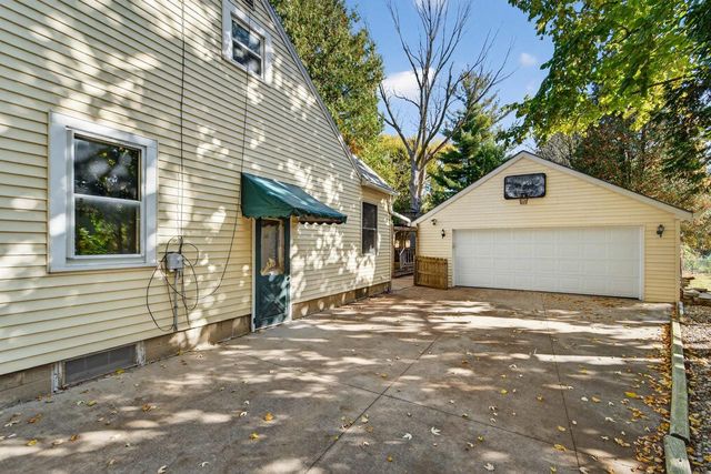 1702 S PERKINS STREET, Appleton, WI 54914