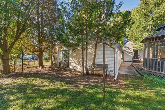 1702 S PERKINS STREET, Appleton, WI 54914