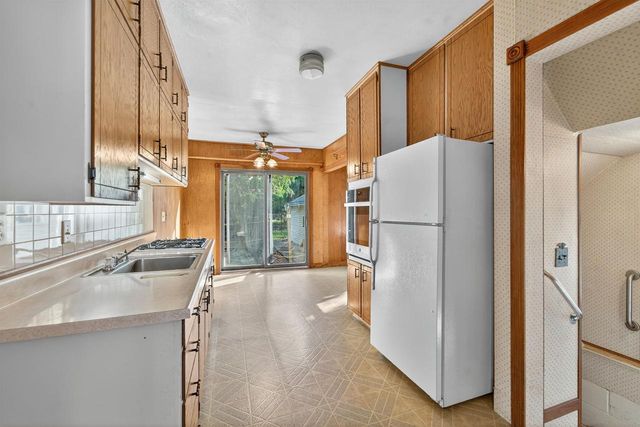 1702 S PERKINS STREET, Appleton, WI 54914