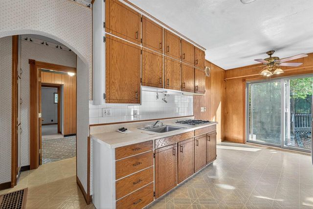 1702 S PERKINS STREET, Appleton, WI 54914