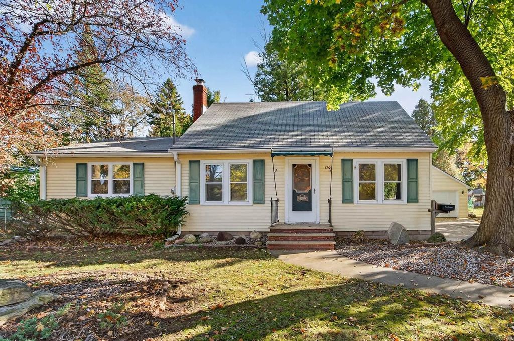 1702 S PERKINS STREET, Appleton, WI 54914