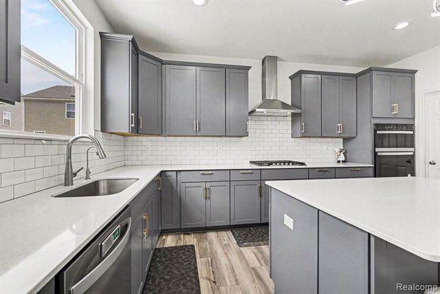 58648 Losino Drive, South Lyon, MI 48178