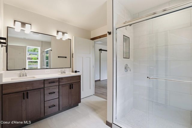 1017 W Lacrosse Ave, Coeur D'alene, ID 83814