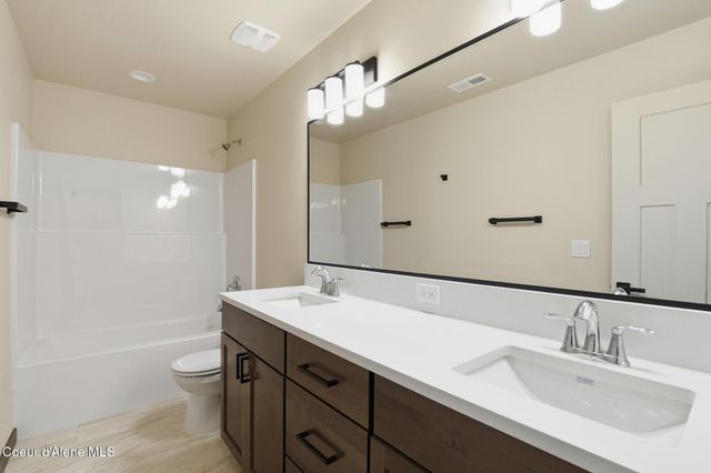 1017 W Lacrosse Ave, Coeur D'alene, ID 83814