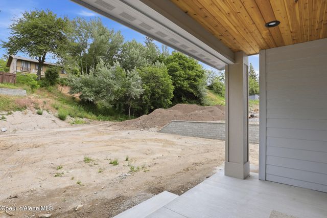 1017 W Lacrosse Ave, Coeur D'alene, ID 83814