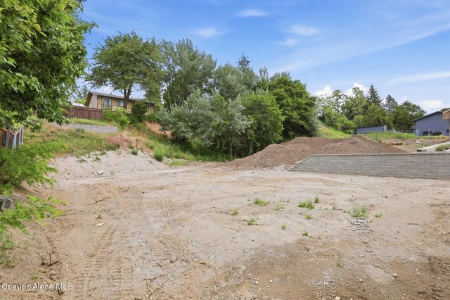 1017 W Lacrosse Ave, Coeur D'alene, ID 83814