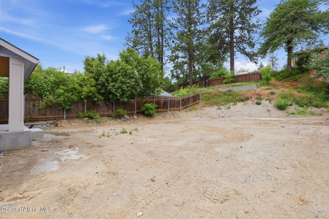 1017 W Lacrosse Ave, Coeur D'alene, ID 83814
