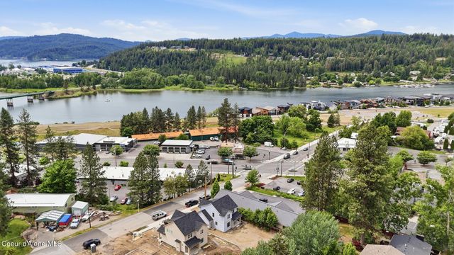 1017 W Lacrosse Ave, Coeur D'alene, ID 83814