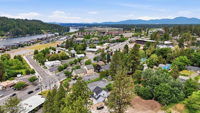 1017 W Lacrosse Ave, Coeur D'alene, ID 83814