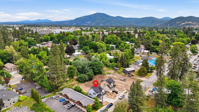 1017 W Lacrosse Ave, Coeur D'alene, ID 83814