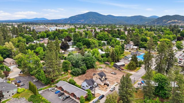 1017 W Lacrosse Ave, Coeur D'alene, ID 83814