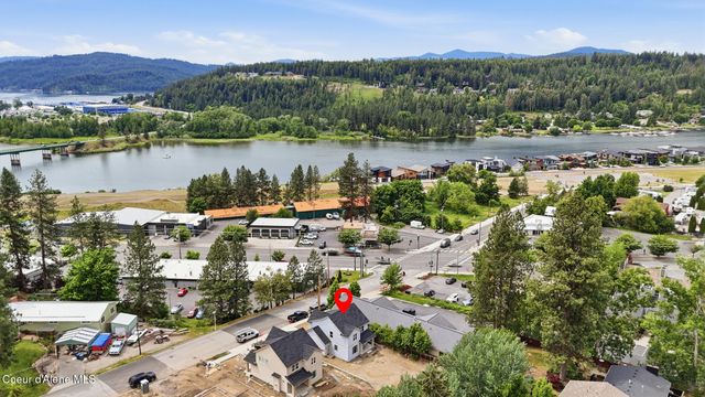 1017 W Lacrosse Ave, Coeur D'alene, ID 83814