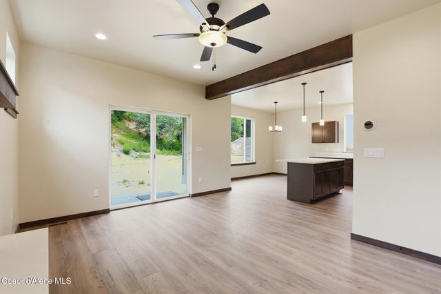 1017 W Lacrosse Ave, Coeur D'alene, ID 83814