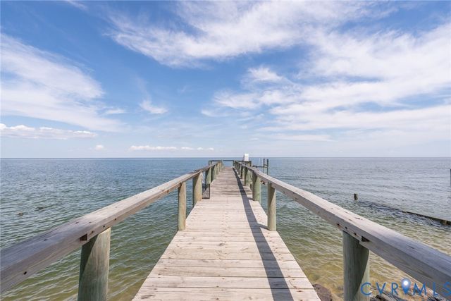 1749 Lighthouse View Dr, Ophelia, VA 22473