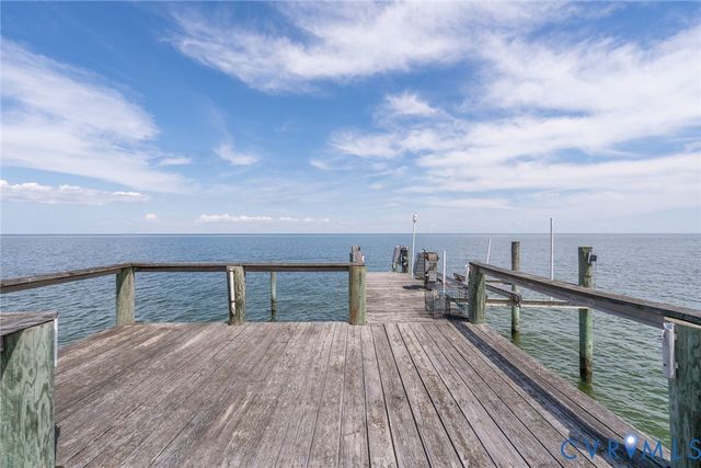 1749 Lighthouse View Dr, Ophelia, VA 22473