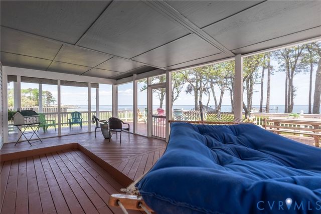 1749 Lighthouse View Dr, Ophelia, VA 22473