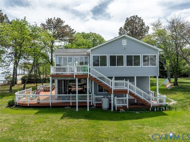 1749 Lighthouse View Dr, Ophelia, VA 22473