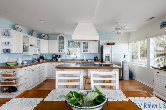 1749 Lighthouse View Dr, Ophelia, VA 22473