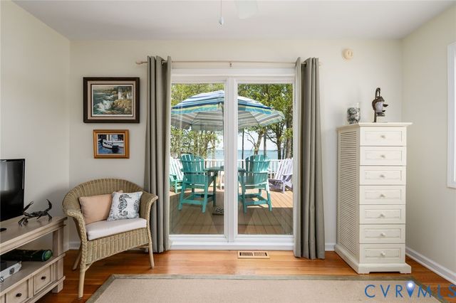 1749 Lighthouse View Dr, Ophelia, VA 22473