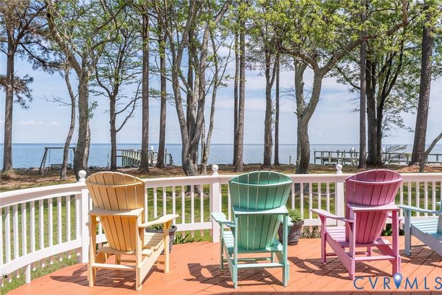 1749 Lighthouse View Dr, Ophelia, VA 22473