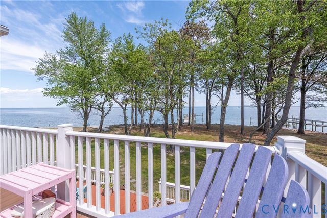 1749 Lighthouse View Dr, Ophelia, VA 22473