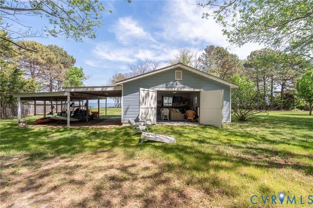 1749 Lighthouse View Dr, Ophelia, VA 22473