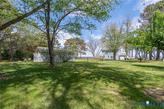 1749 Lighthouse View Dr, Ophelia, VA 22473