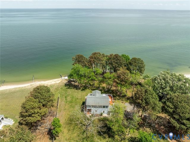 1749 Lighthouse View Dr, Ophelia, VA 22473