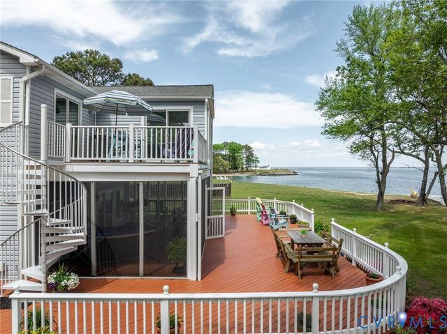 1749 Lighthouse View Dr, Ophelia, VA 22473
