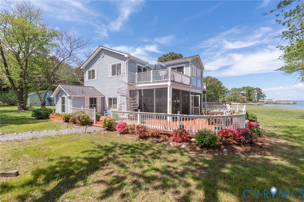 1749 Lighthouse View Dr, Ophelia, VA 22473