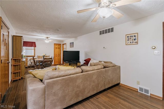 17446 Snyder Road, Chagrin Falls, OH 44023