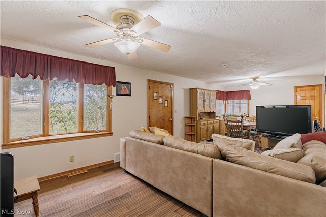 17446 Snyder Road, Chagrin Falls, OH 44023