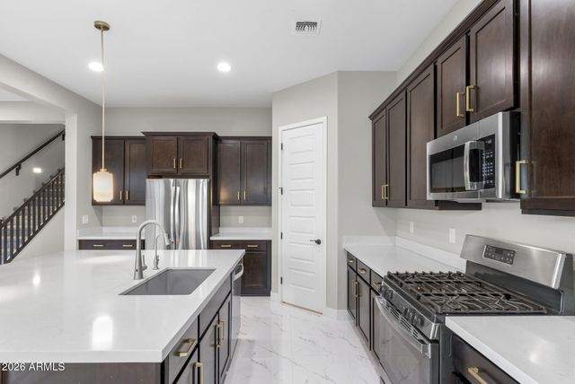 3511 E CREST Lane, Phoenix, AZ 85050