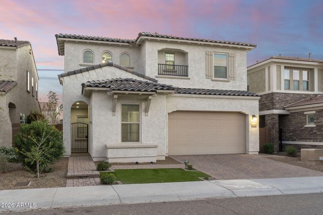 3511 E CREST Lane, Phoenix, AZ 85050