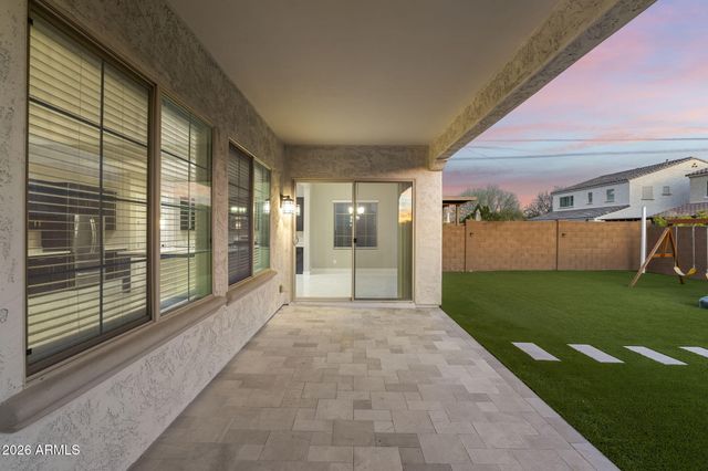 3511 E CREST Lane, Phoenix, AZ 85050