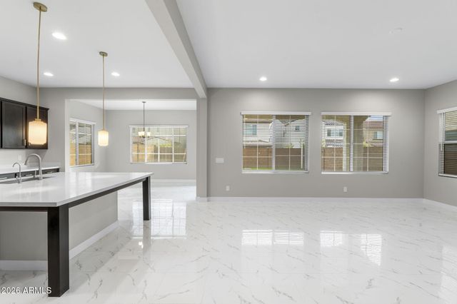 3511 E CREST Lane, Phoenix, AZ 85050