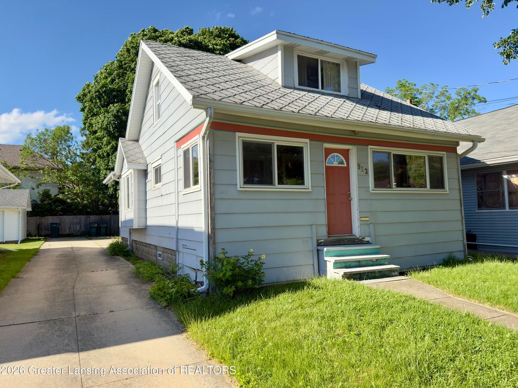 912 Smith Avenue, Lansing, MI 48910