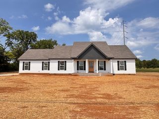 2119 Halls Mill Rd, Unionville, TN 37180