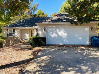 2 Radcliffe Drive, Bella Vista, AR 72714