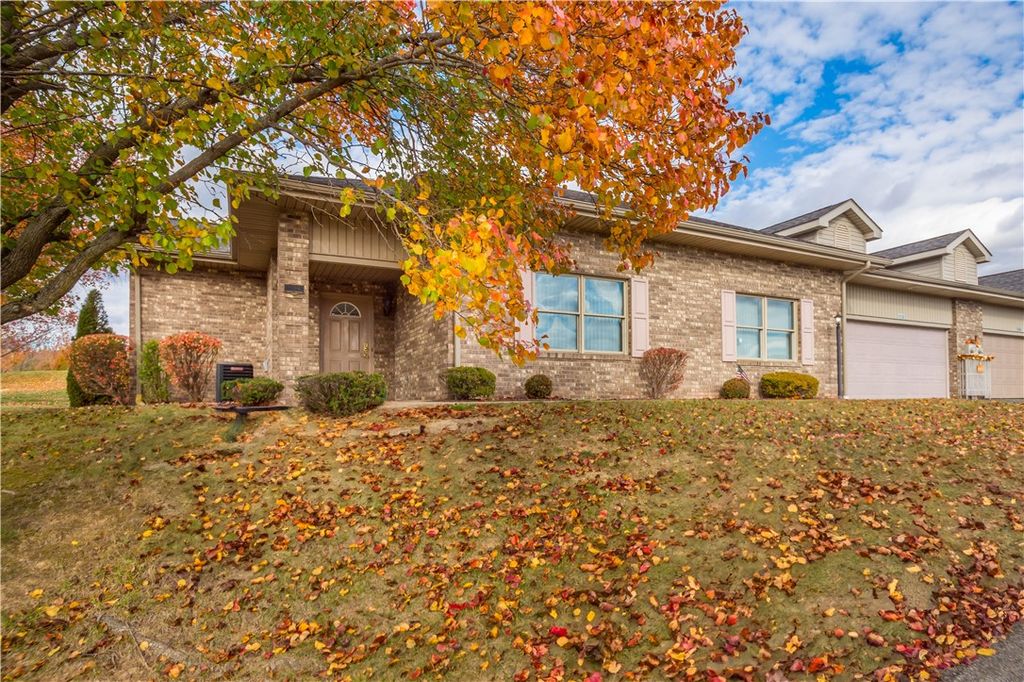 5132 Cedar Hills Blvd, Rostraver, PA 15012