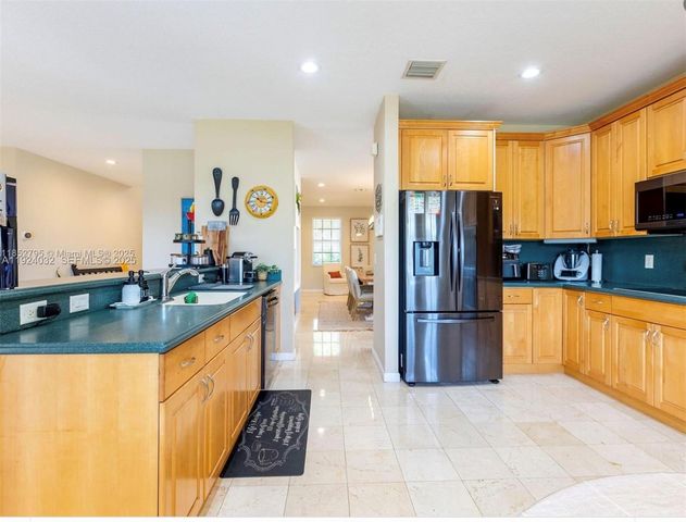 665 Nandina Dr 665, Weston, FL 33327