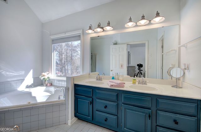 19 Wexford Circle NW, Cartersville, GA 30121