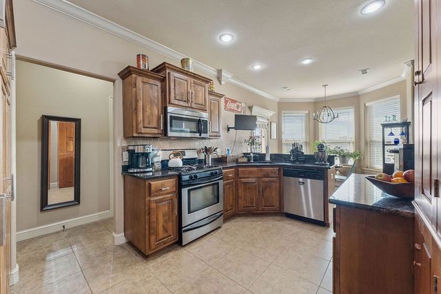 5703 S 66th Street, Cave Springs, AR 72718