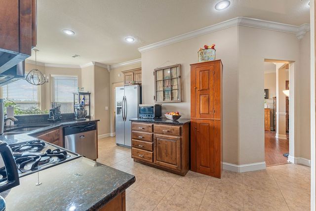 5703 S 66th Street, Cave Springs, AR 72718