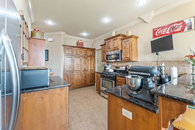 5703 S 66th Street, Cave Springs, AR 72718