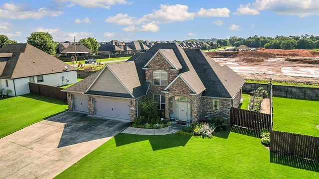 5703 S 66th Street, Cave Springs, AR 72718