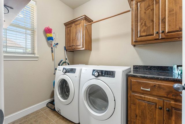 5703 S 66th Street, Cave Springs, AR 72718