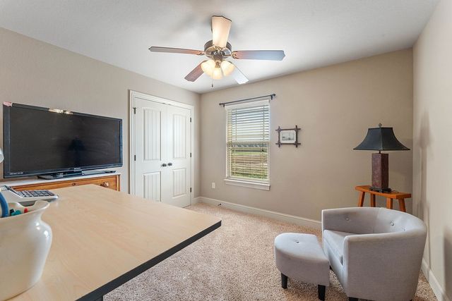 5703 S 66th Street, Cave Springs, AR 72718