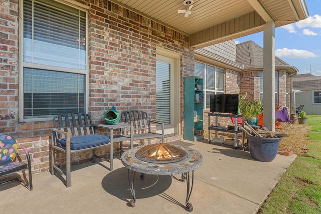 5703 S 66th Street, Cave Springs, AR 72718