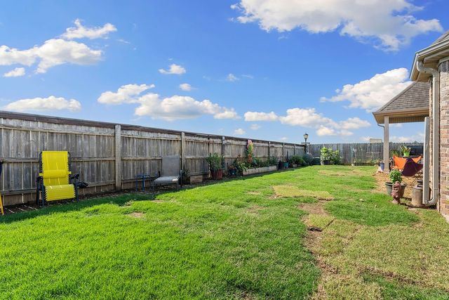5703 S 66th Street, Cave Springs, AR 72718